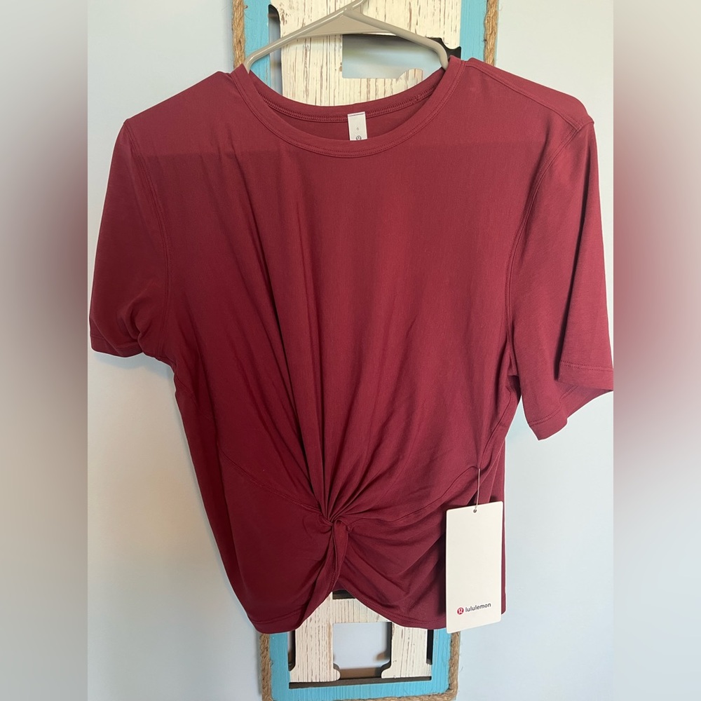Lululemon Cresent Tee